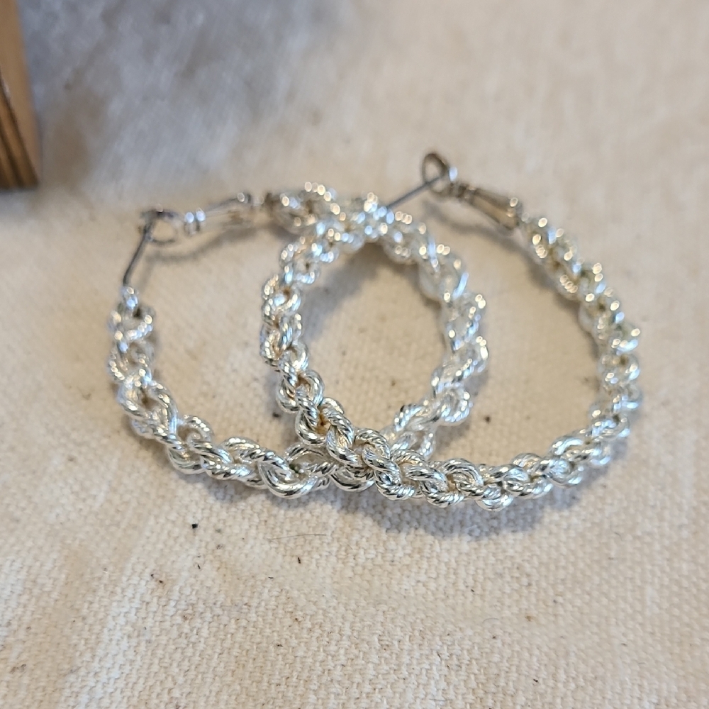 Unknown Brand Silver Tone Hoop Stud Earrings Pre-owned Lobe Area Fashion‎